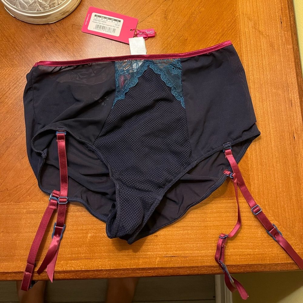 Curvy Kate flutterby suspender brief